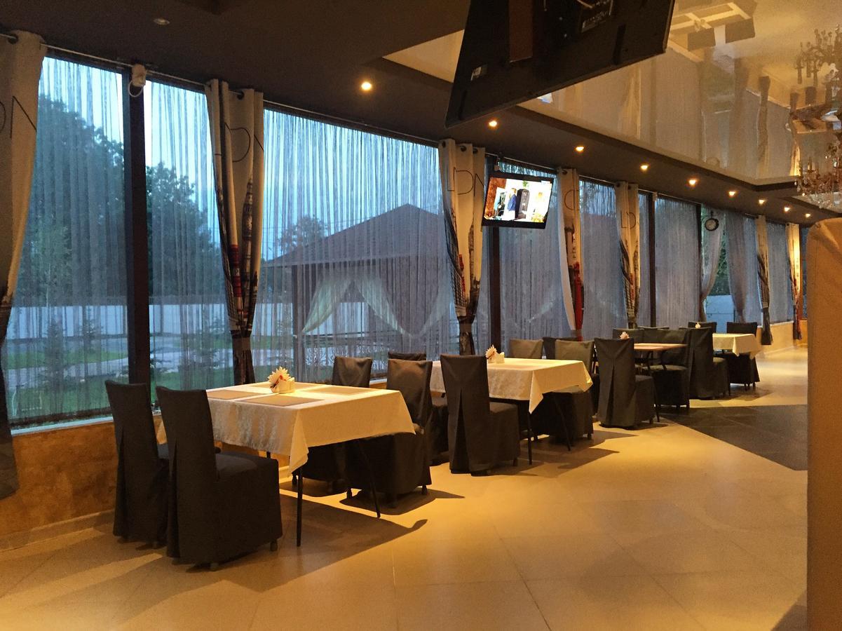 Hotel "Aishadeluxe" Taraz Exterior foto