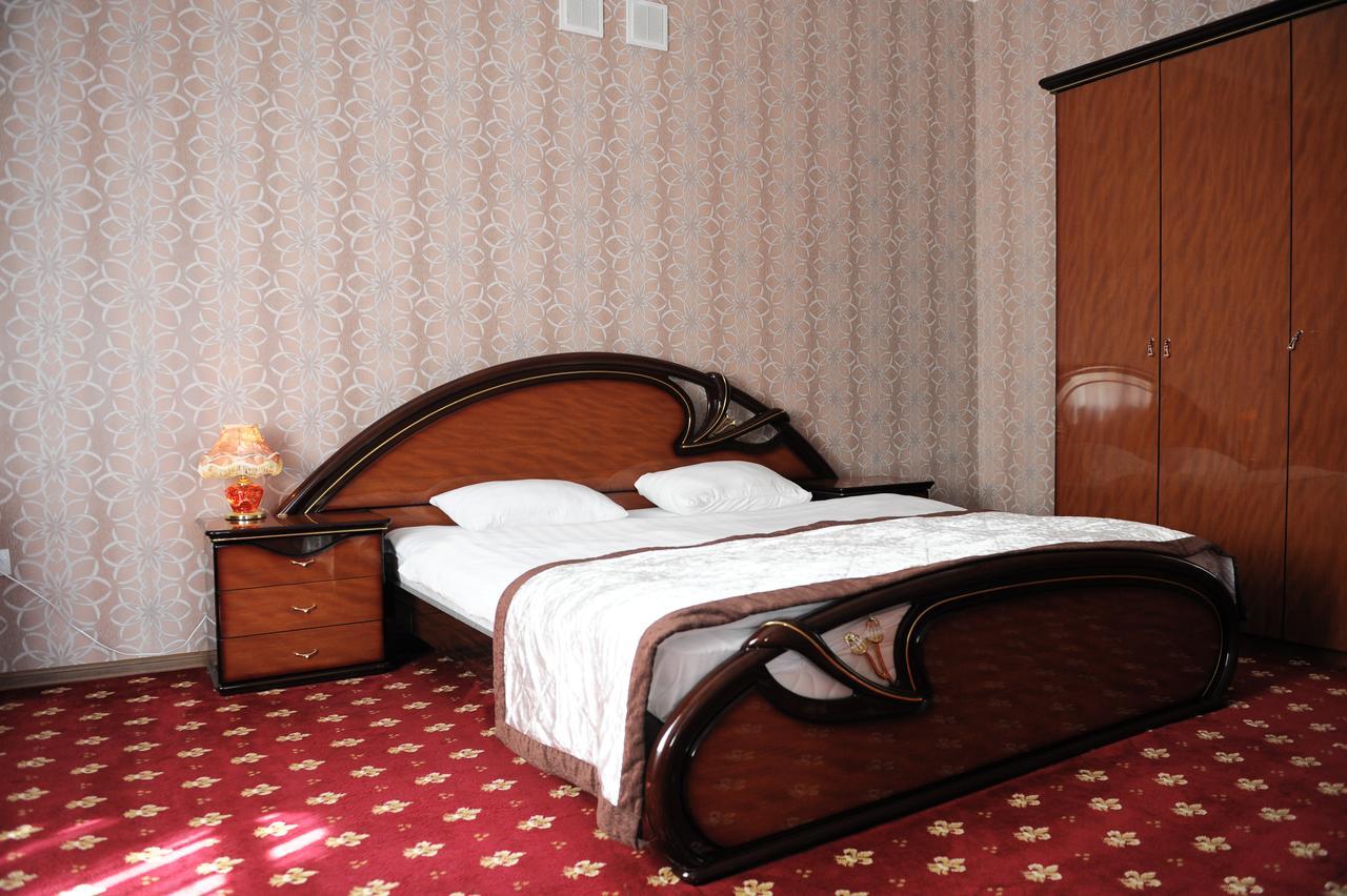 Hotel "Aishadeluxe" Taraz Exterior foto