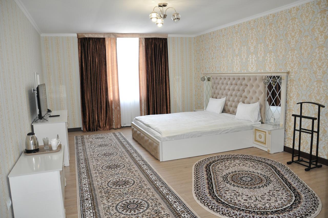 Hotel "Aishadeluxe" Taraz Exterior foto