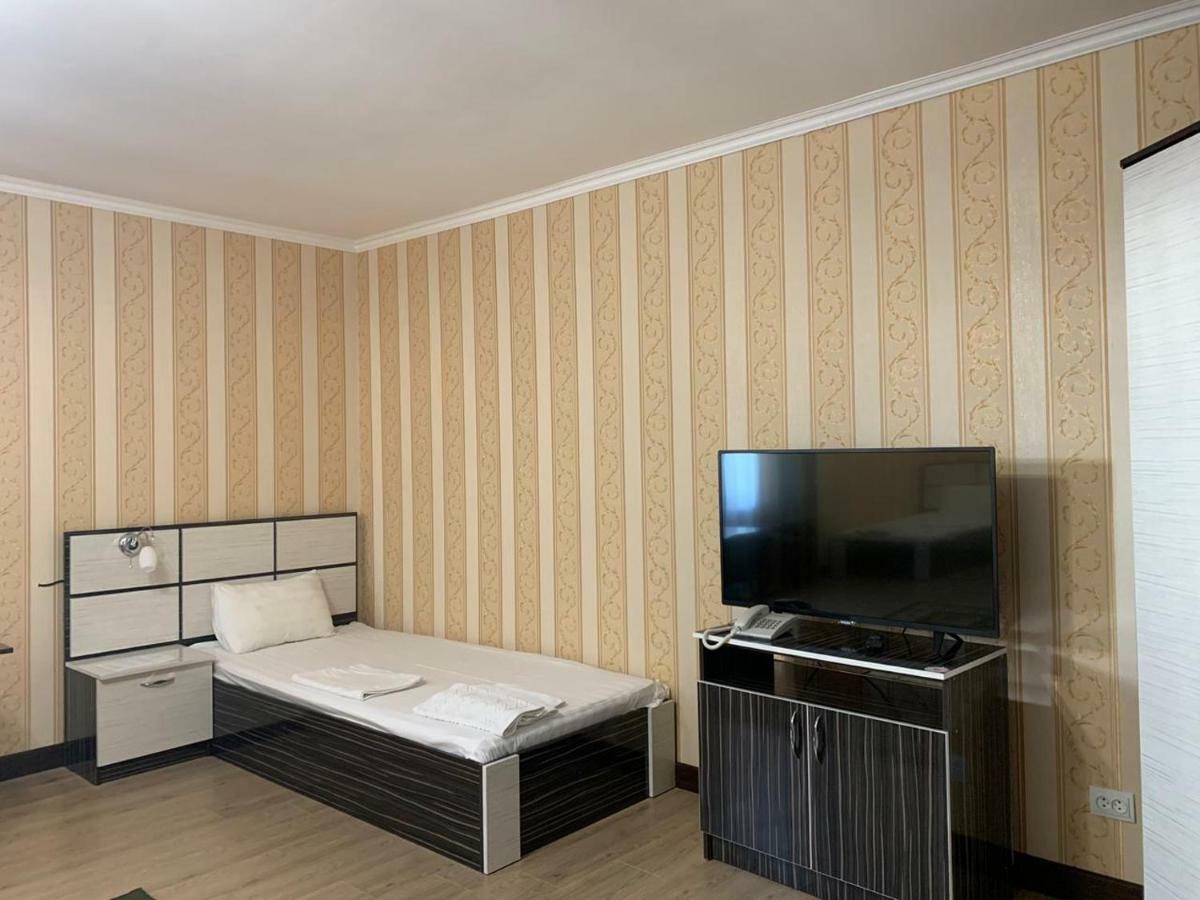 Hotel "Aishadeluxe" Taraz Exterior foto